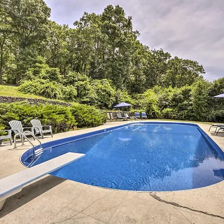 Private Guest House With Deck And Spectacular Views! Uncasville Extérieur photo