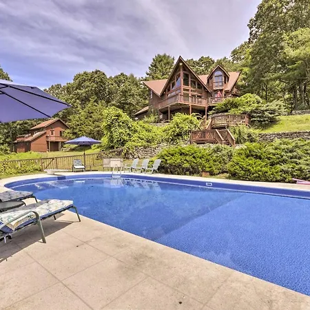 Private Guest House With Deck And Spectacular Views! Uncasville Extérieur photo