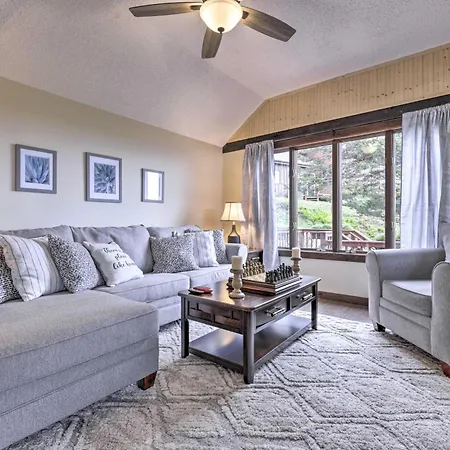 Private Guest House With Deck And Spectacular Views! Uncasville Extérieur photo