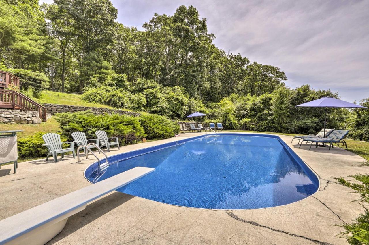 Private With Deck And Spectacular Views! Uncasville