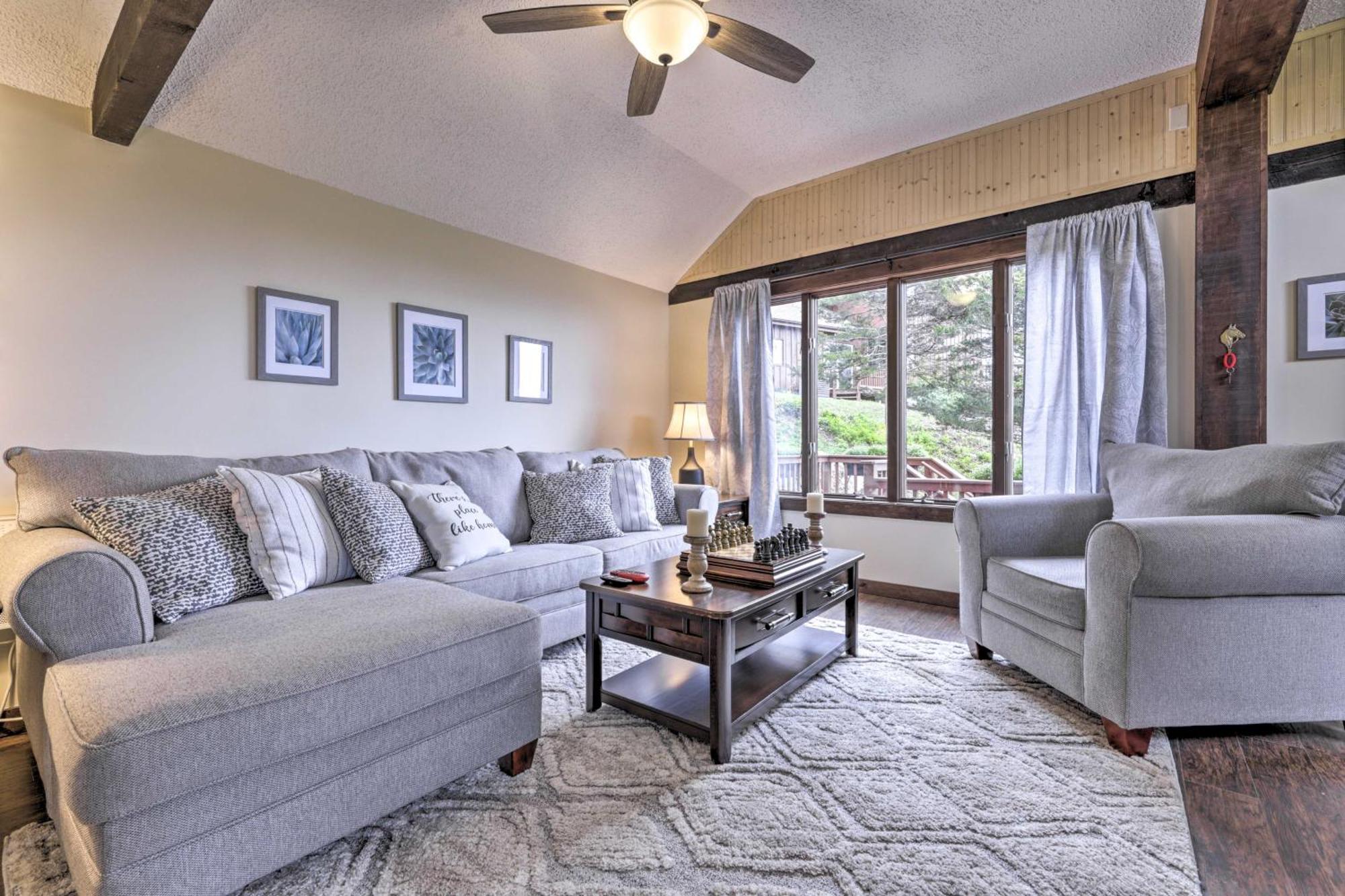 Private With Deck And Spectacular Views! Hébergement de vacances Uncasville