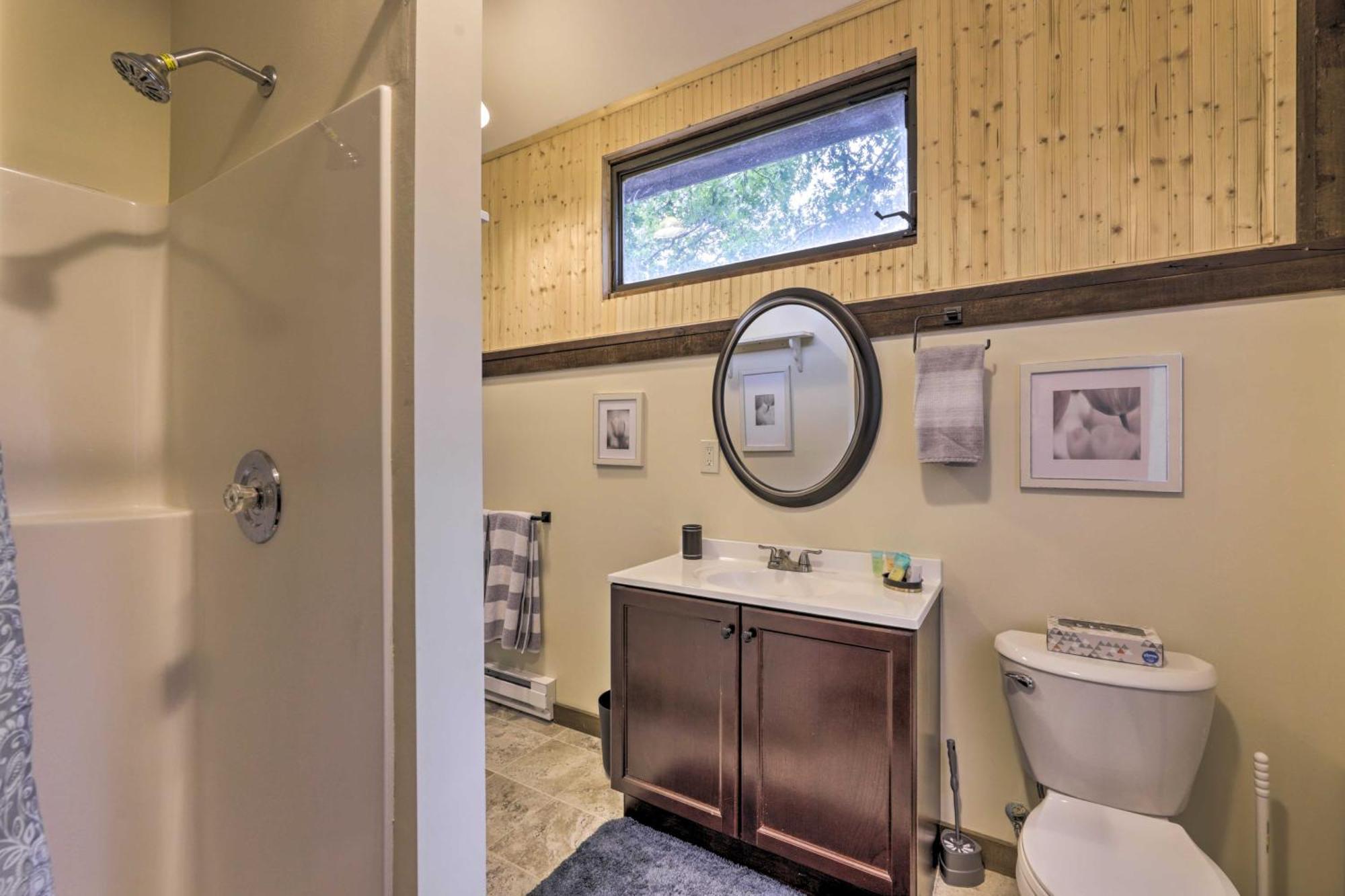 Private With Deck And Spectacular Views!